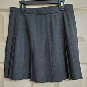 Bebe pleated skirt